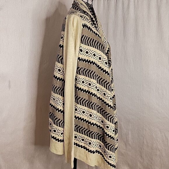 ENTRO Black/Brown/Tan Navajo Pattern Cape Sweater Small - Picture 4 of 7